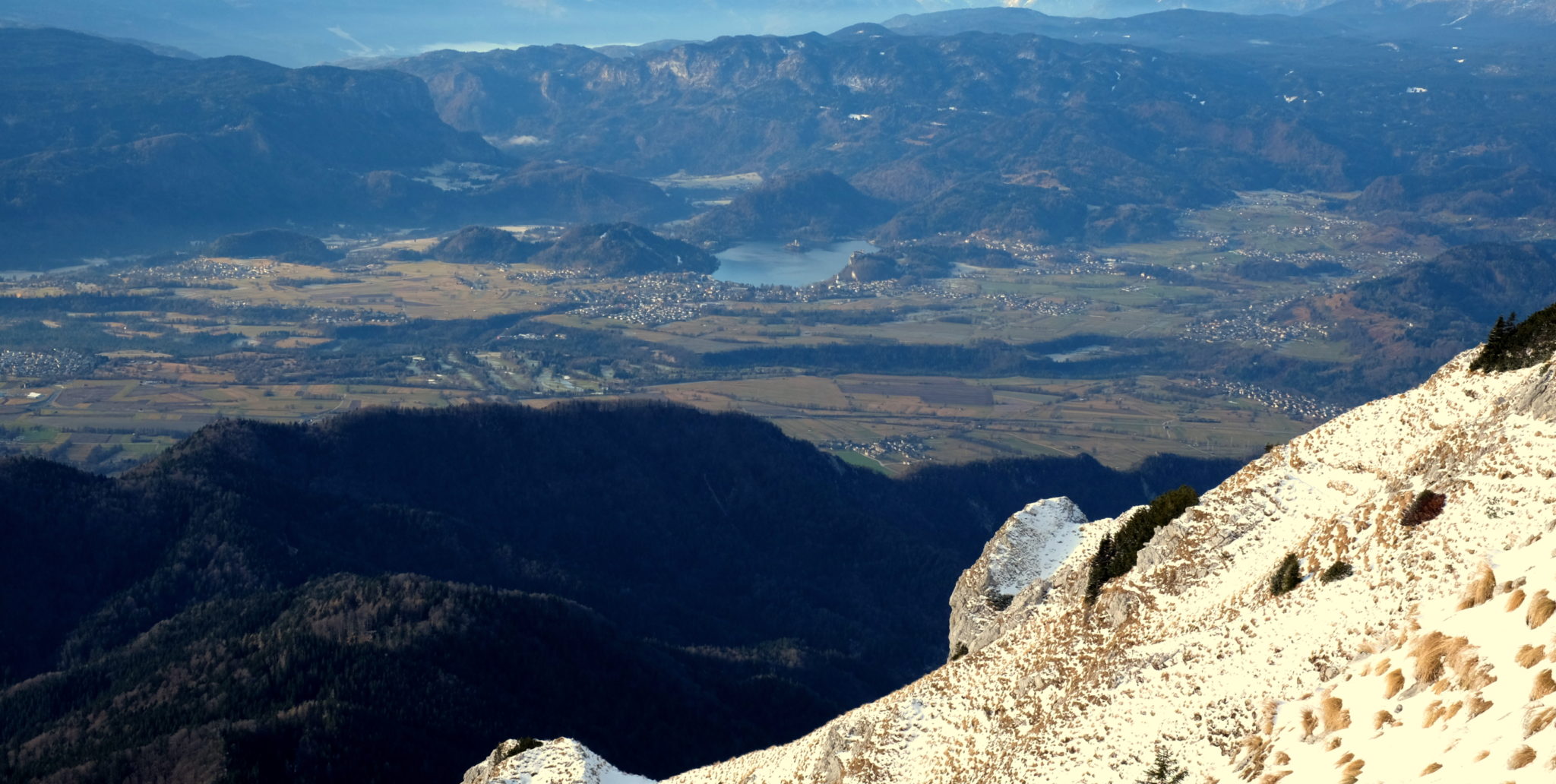 Beautiful view over Lake Bled. Mental note: need to go for a yummy cream cake afterwards!