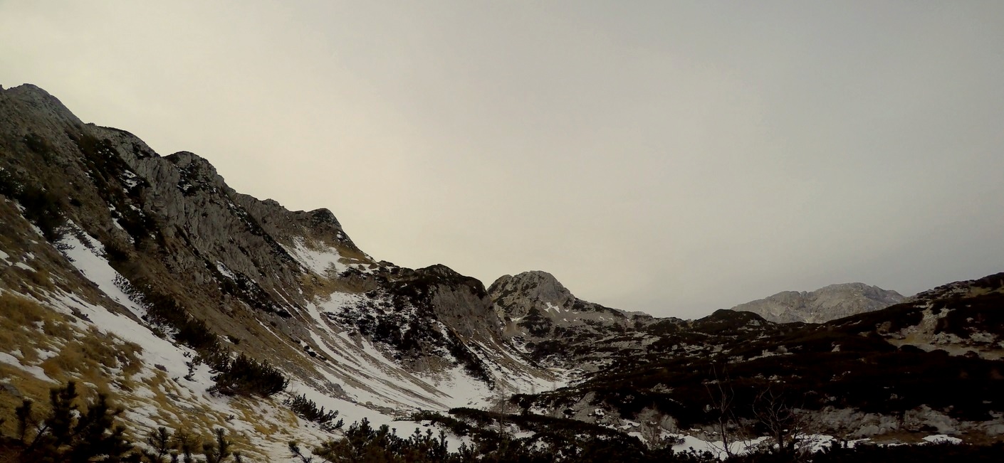 The trail led me all the way to the other side of the mountain ridge.