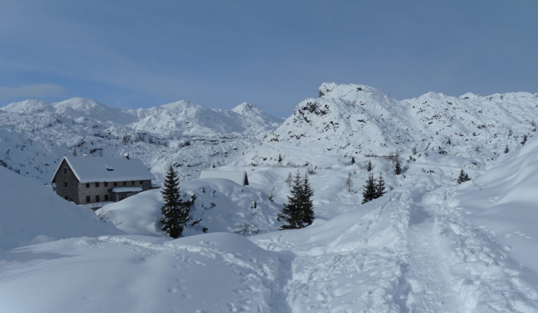 Bogatin mountain hut