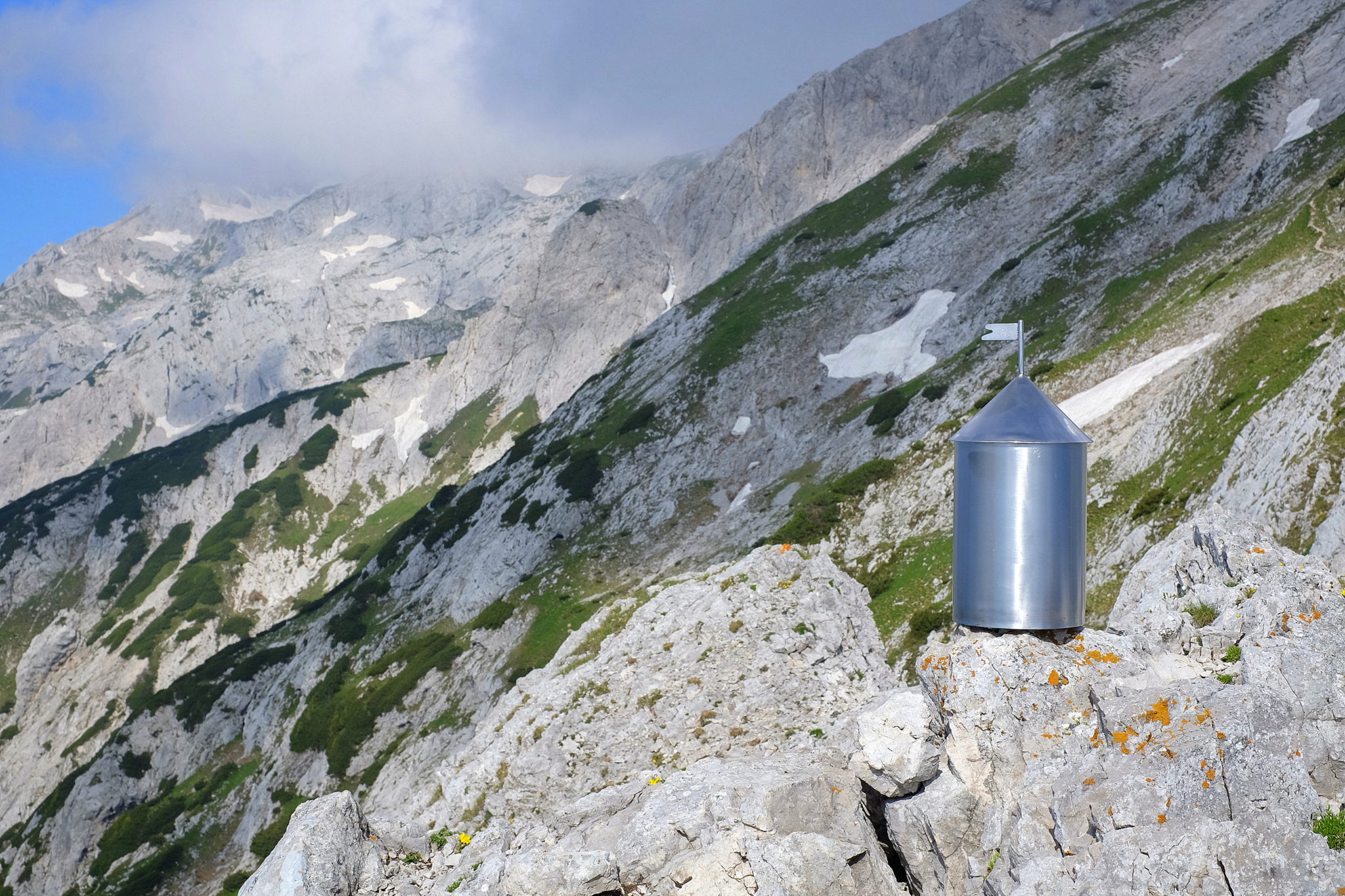 The view from Mala Ojstrica: Mt. Planjava to the left and Mt. Ojstrica to the right.